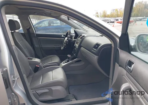 2006 Volkswagen Jetta 2.5 from USA, damaged, VIN 3VWSF71K26M779484